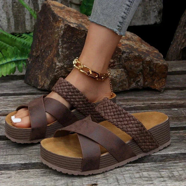 Nyla™ - Flätade Sandaler med Korsrem för Kvinnor